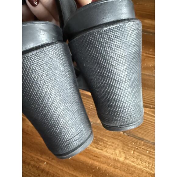 CROCS Wedge Sandal Ankle Strap Criss-Cross Woven Leigh II Black 8 womens - Picture 8 of 8